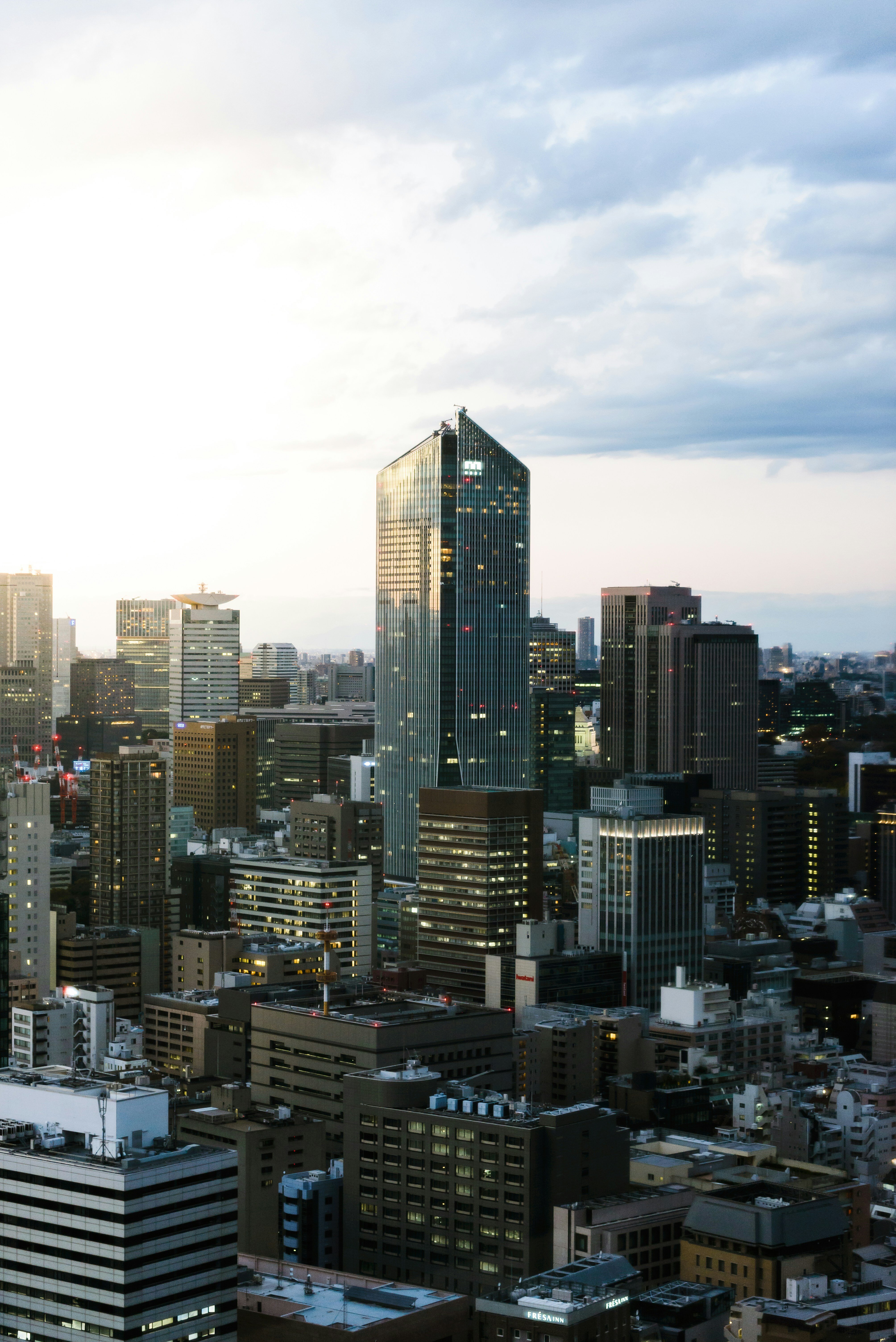 ryoji-iwata-tJxHSzRhgJY-unsplash